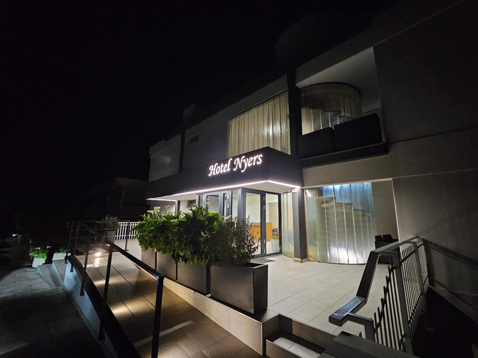 Albergo Nyers Perugia Exterior foto